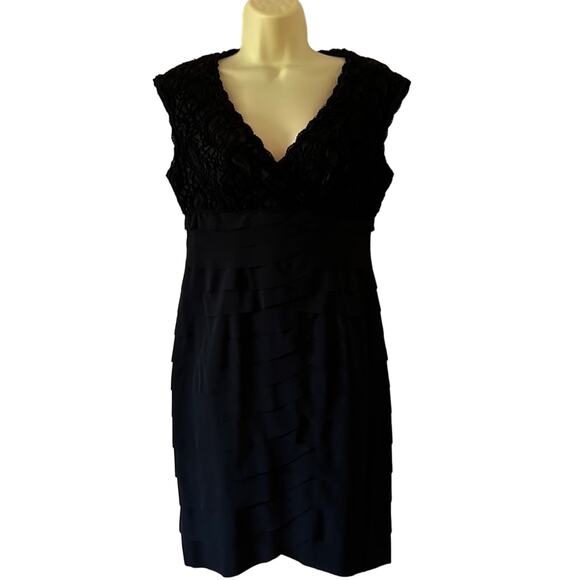 Jones Wear Dress Petite Black Bandage Dress Lace Bodice Size 8P LBD Cocktail - Picture 1 of 10